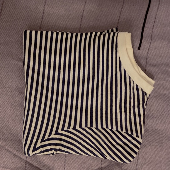 Levis stripe black and white crop top - Picture 3 of 3